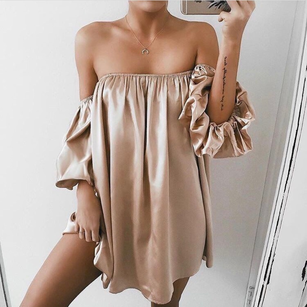 Champagne satin Dress from Forever 21. Size small. Great condition.